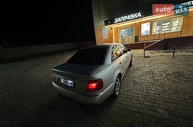 Седан Audi A4 1995 в Чорткове