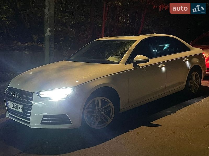 Седан Audi A4 2016 в Львові