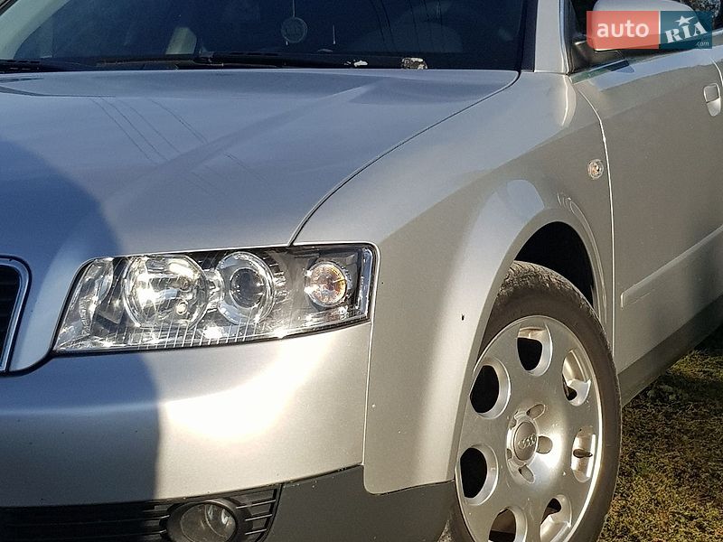 Седан Audi A4 2001 в Турбовом