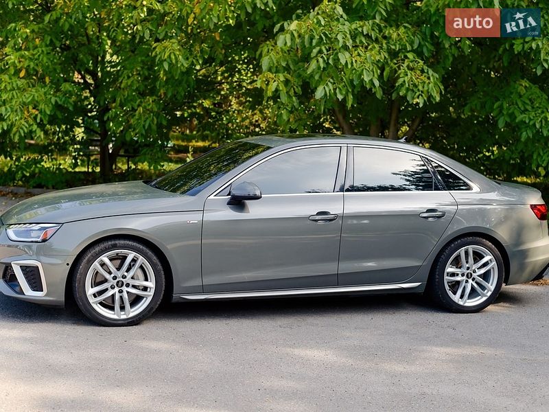 Седан Audi A4 2023 в Полтаві