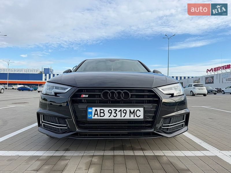 Седан Audi A4 2016 в Виннице