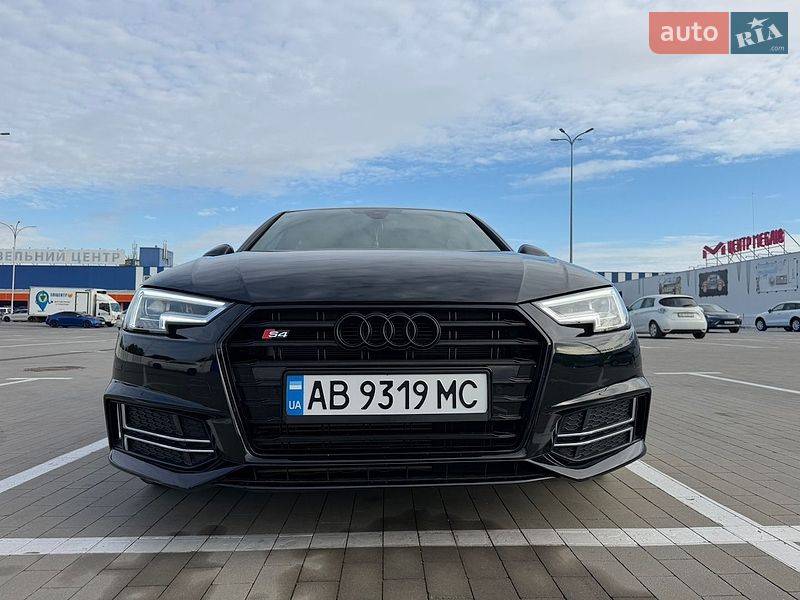 Седан Audi A4 2016 в Виннице