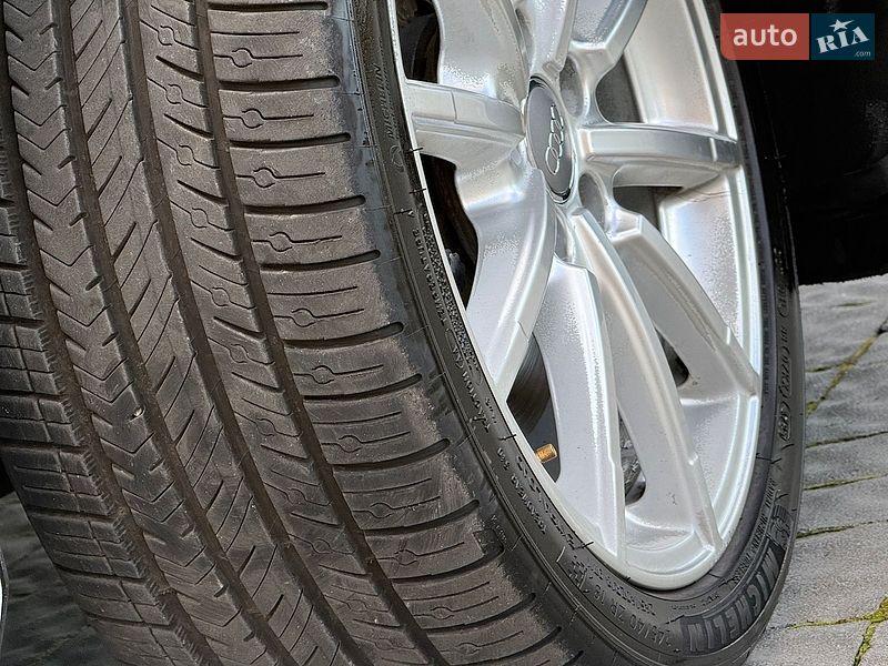 Седан Audi A4 2014 в Дрогобыче