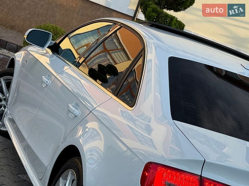 Седан Audi A4 2014 в Дрогобыче