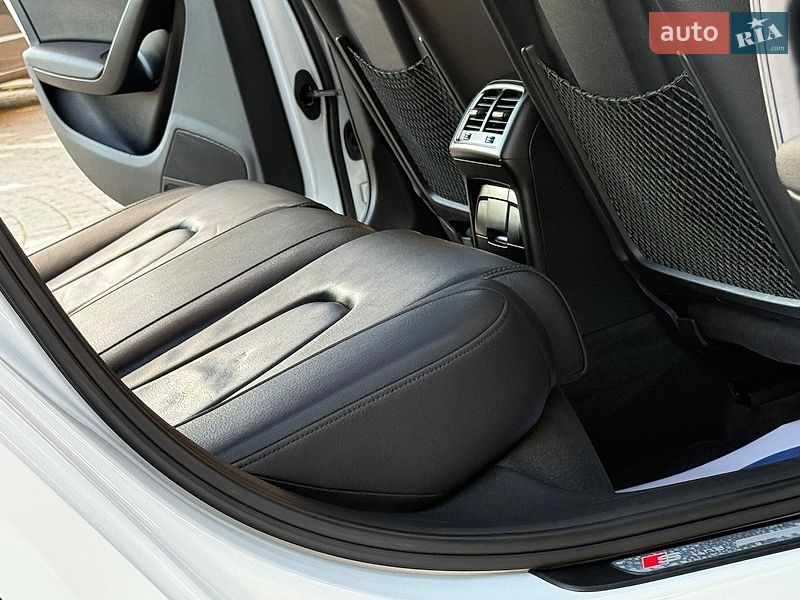 Седан Audi A4 2014 в Дрогобыче