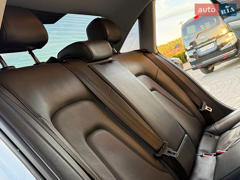 Седан Audi A4 2014 в Дрогобыче