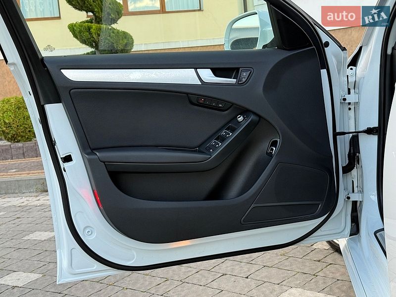 Седан Audi A4 2014 в Дрогобыче