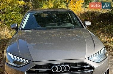 Седан Audi A4 2022 в Бердичеві