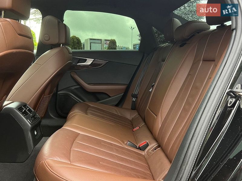 Седан Audi A4 2018 в Львове