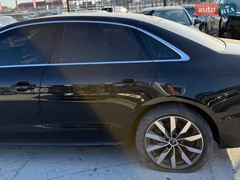Седан Audi A4 2023 в Києві