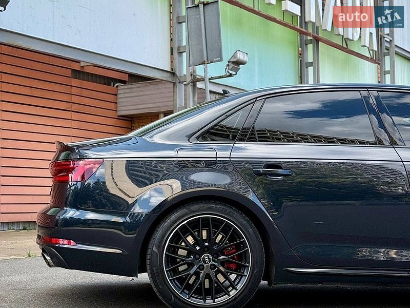 Седан Audi A4 2017 в Києві