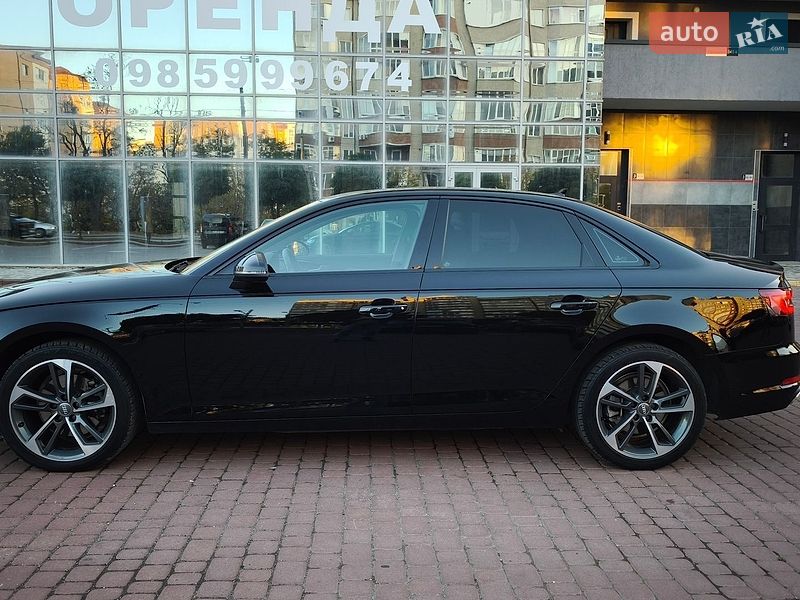 Седан Audi A4 2019 в Ивано-Франковске