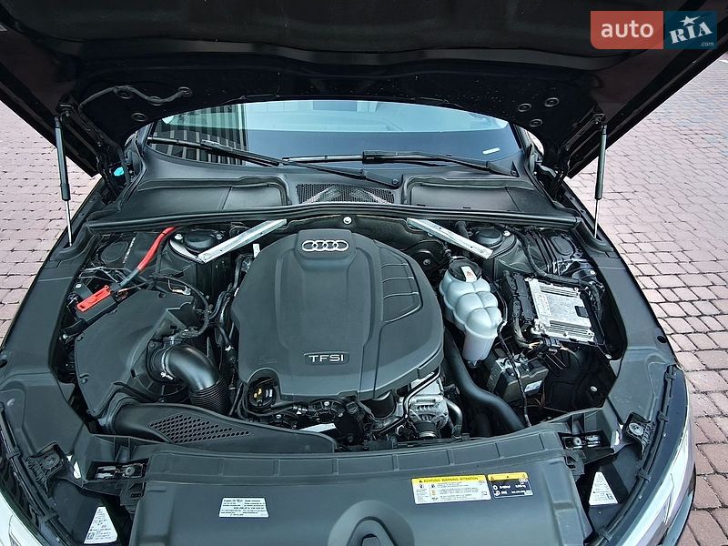 Седан Audi A4 2019 в Ивано-Франковске