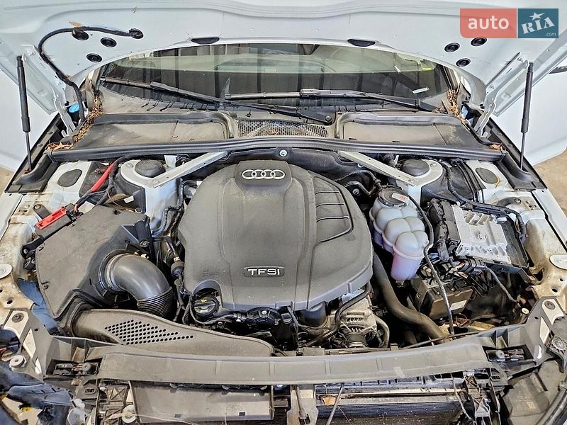 Седан Audi A4 2019 в Львові