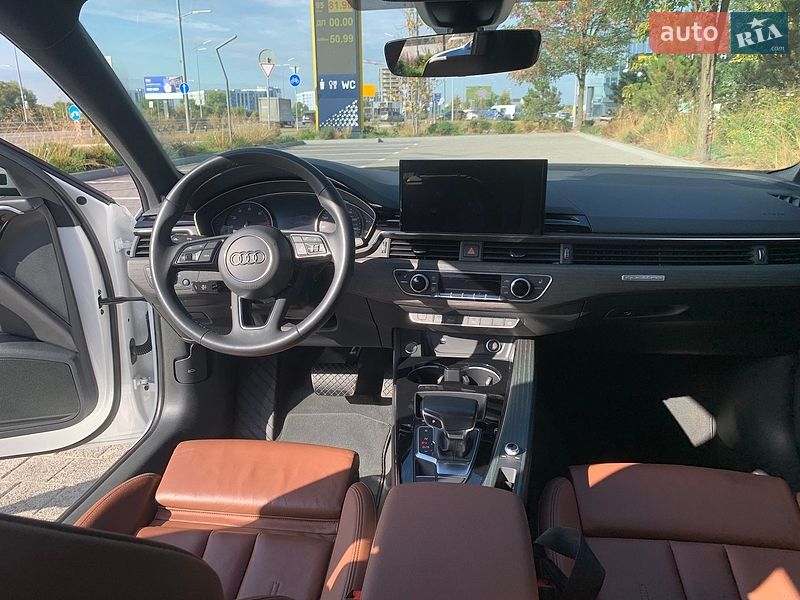 Седан Audi A4 2023 в Києві