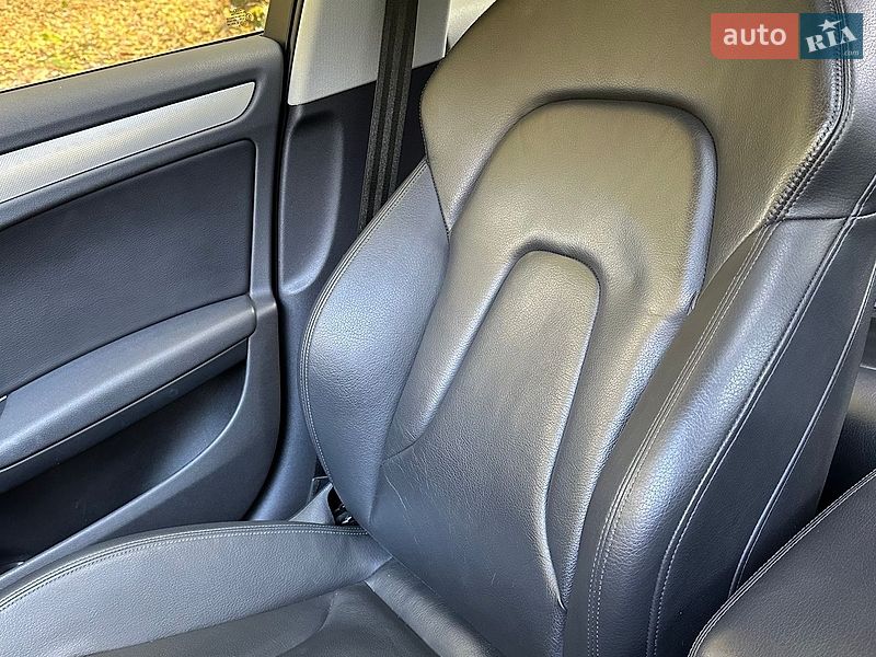 Седан Audi A4 2012 в Луцьку