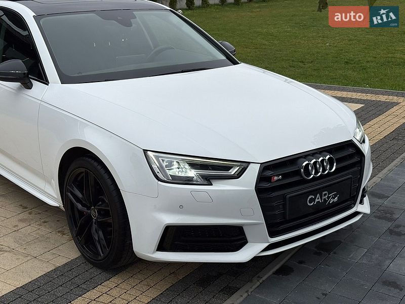 Седан Audi A4 2016 в Львові