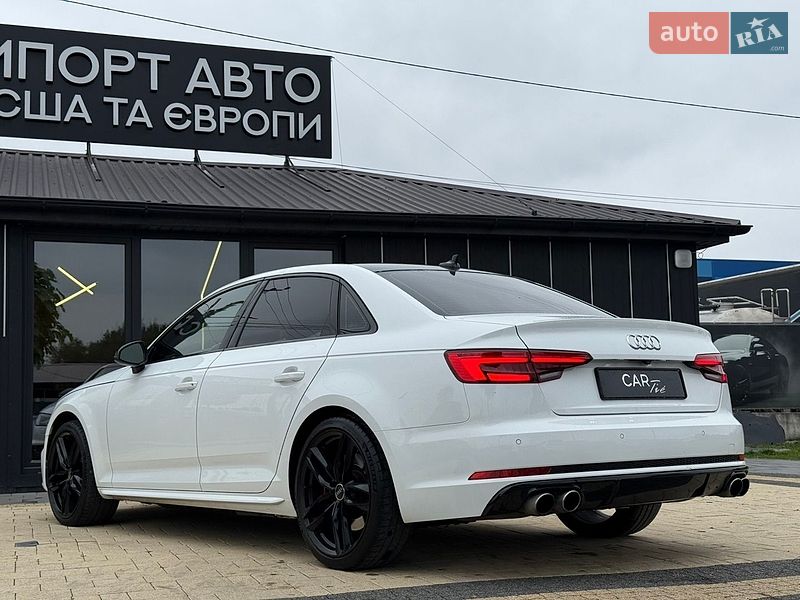 Седан Audi A4 2016 в Львові