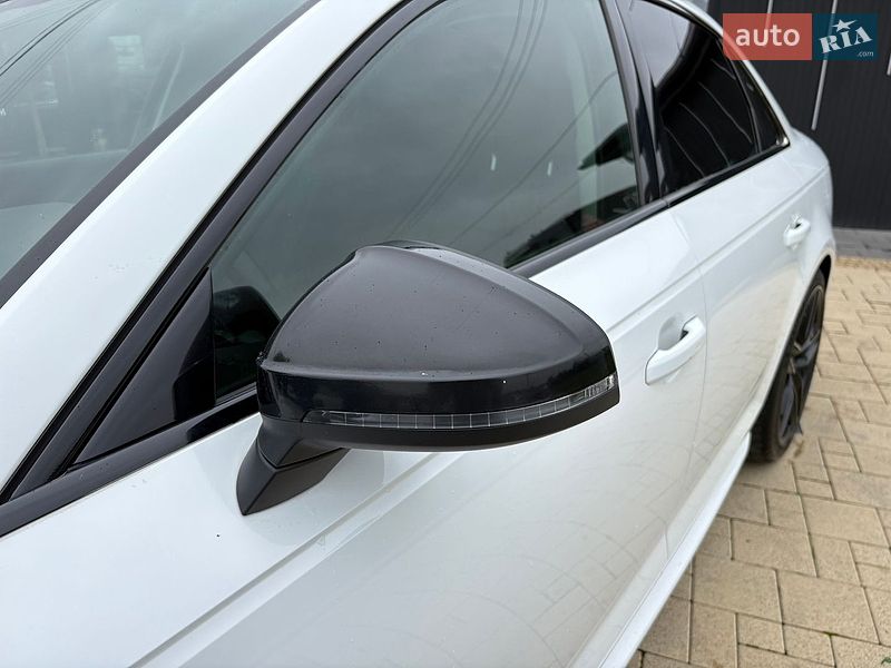 Седан Audi A4 2016 в Львові
