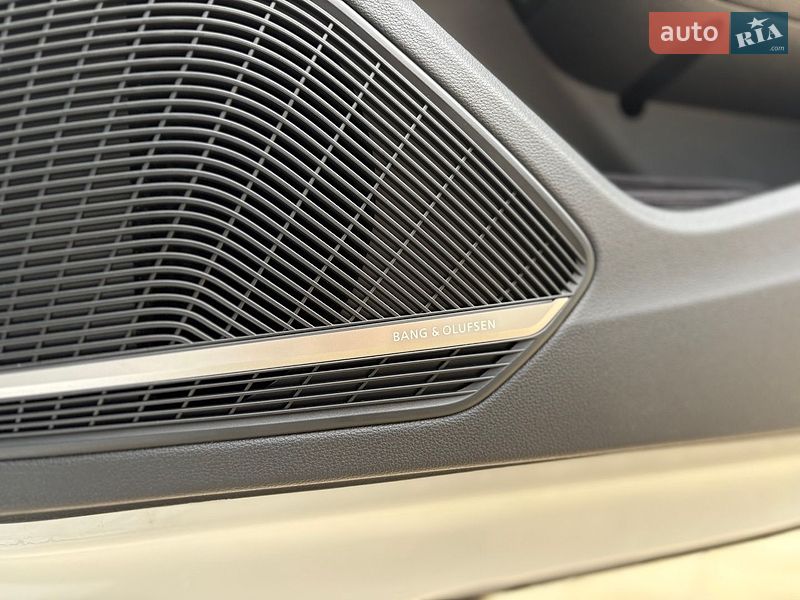 Седан Audi A4 2016 в Львові