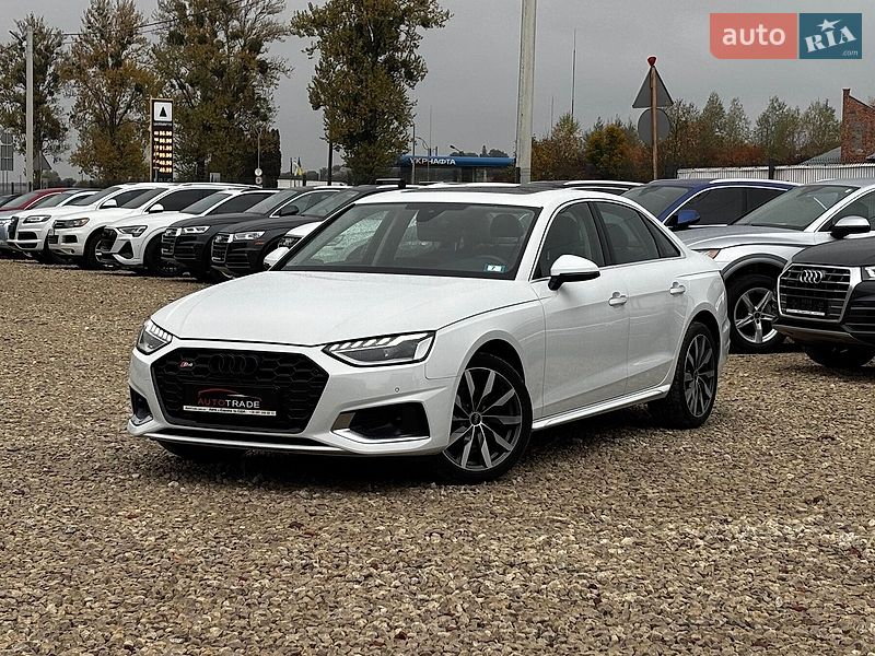 Седан Audi A4 2021 в Львове