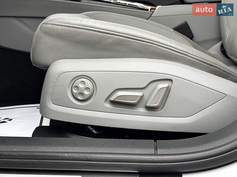 Седан Audi A4 2021 в Львове