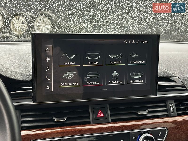 Седан Audi A4 2021 в Львове