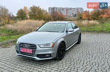 Седан Audi A4 2015 в Львове