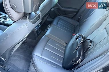 Седан Audi A4 2019 в Львове