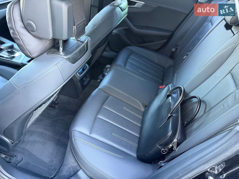 Седан Audi A4 2019 в Львове