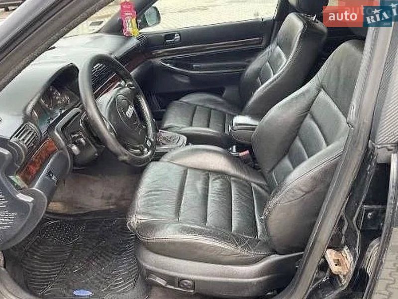 Седан Audi A4 1996 в Львове