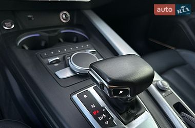 Седан Audi A4 2018 в Бродах