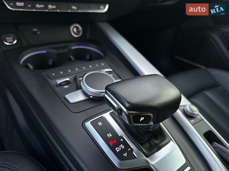 Седан Audi A4 2018 в Бродах