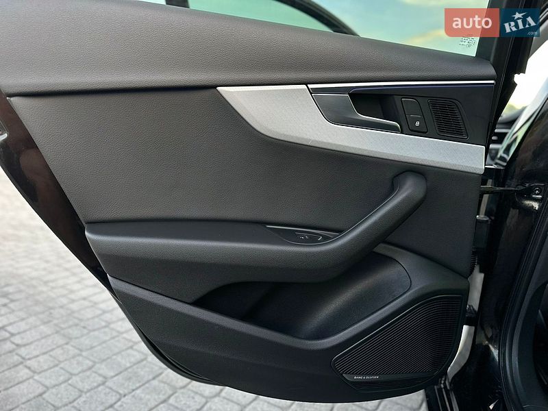 Седан Audi A4 2018 в Бродах