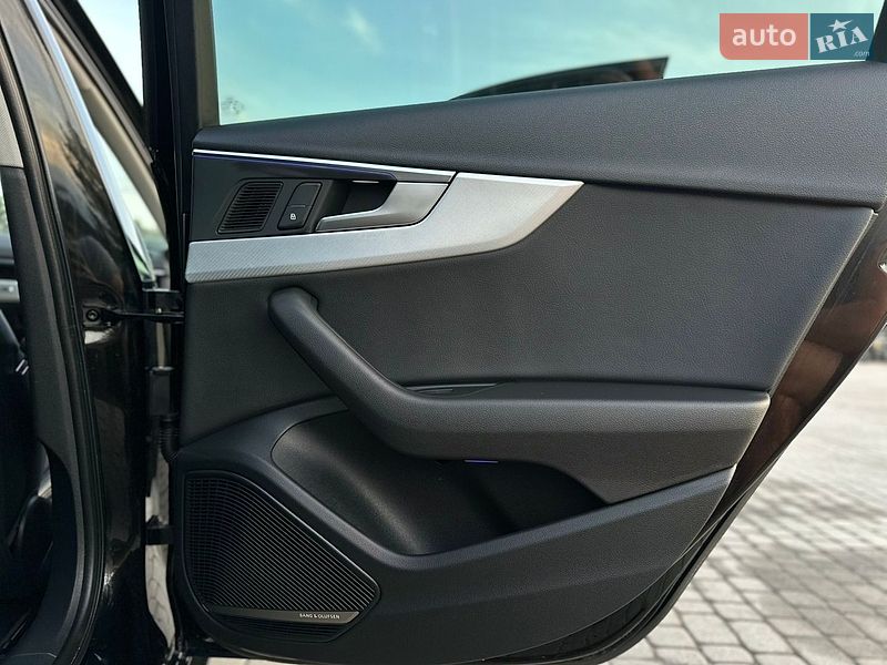 Седан Audi A4 2018 в Бродах