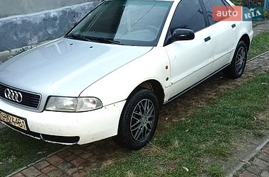 Седан Audi A4 1995 в Ровно
