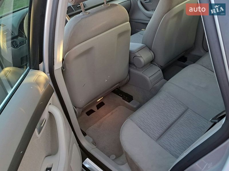 Седан Audi A4 2005 в Снятині