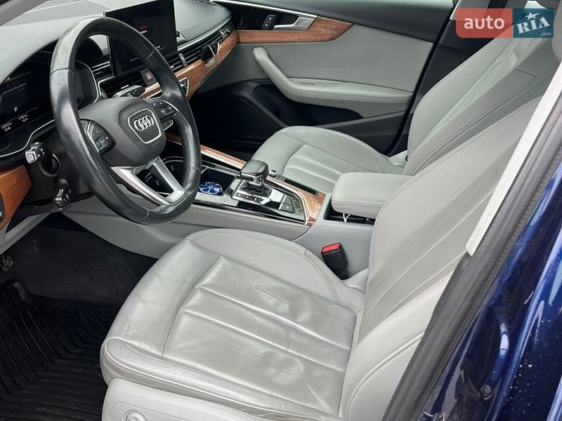 Седан Audi A4 2021 в Львові