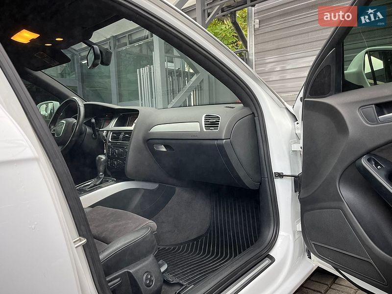 Седан Audi A4 2010 в Одесі
