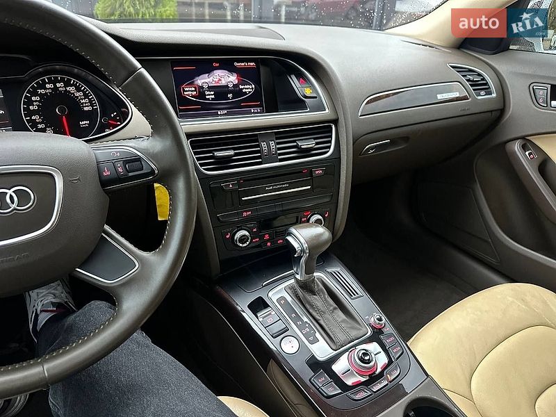 Седан Audi A4 2014 в Львове