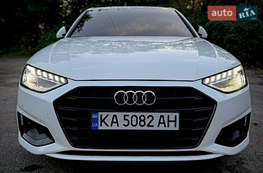 Седан Audi A4 2022 в Киеве
