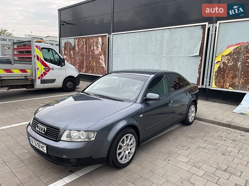 Седан Audi A4 2003 в Нижних Воротах