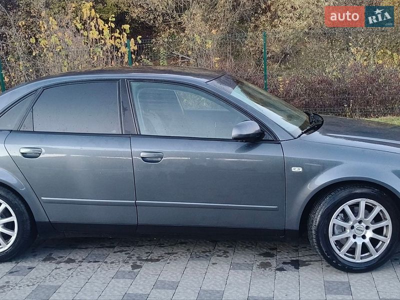 Седан Audi A4 2003 в Нижних Воротах