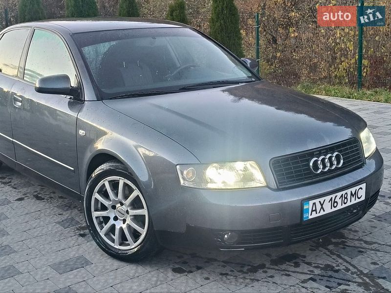 Седан Audi A4 2003 в Нижних Воротах