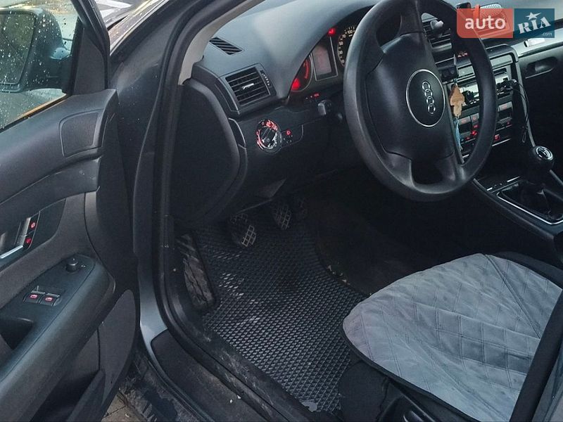 Седан Audi A4 2003 в Нижних Воротах
