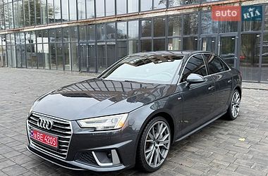 Седан Audi A4 2018 в Рівному