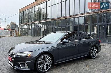 Седан Audi A4 2018 в Рівному