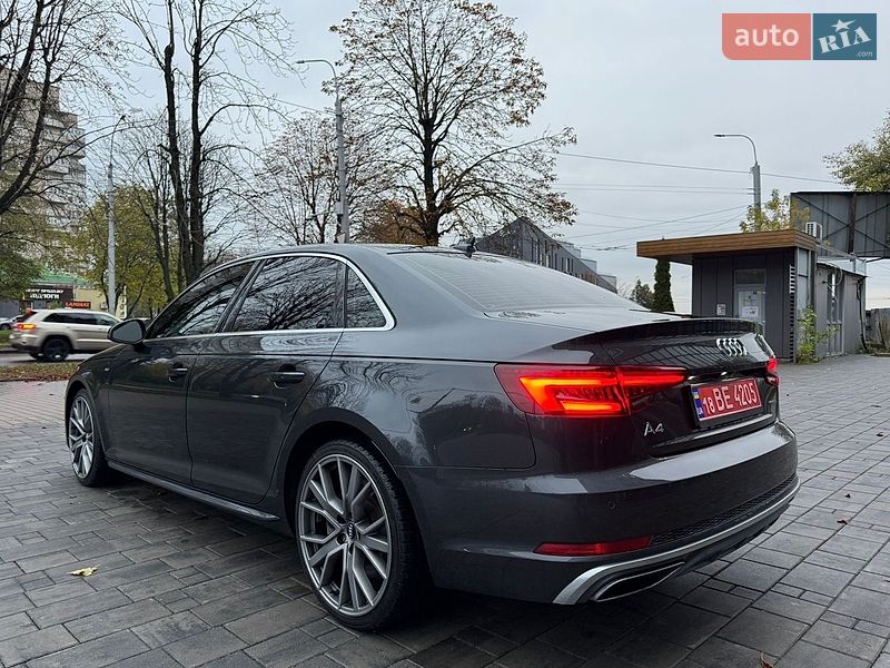 Седан Audi A4 2018 в Рівному