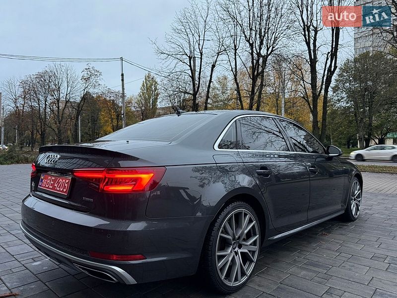 Седан Audi A4 2018 в Рівному