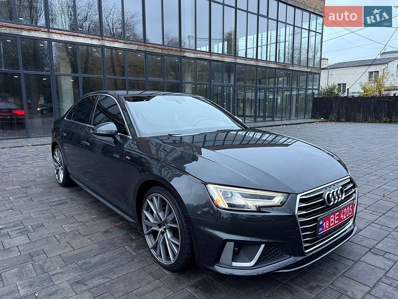 Седан Audi A4 2018 в Рівному